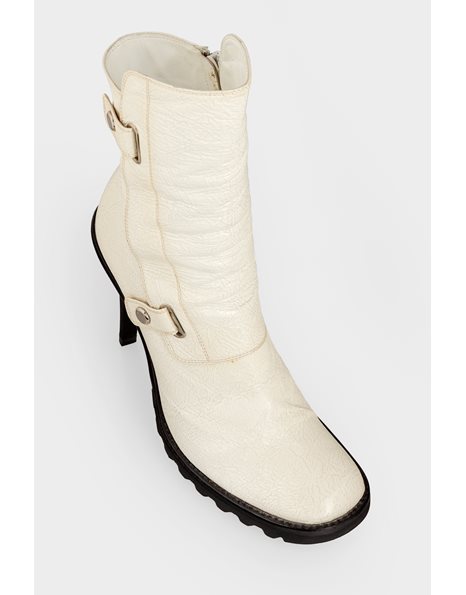 White Cracked Leather Booties with Tractor Sole / Size: 8.5 US (39 EU) - Fit: True to size