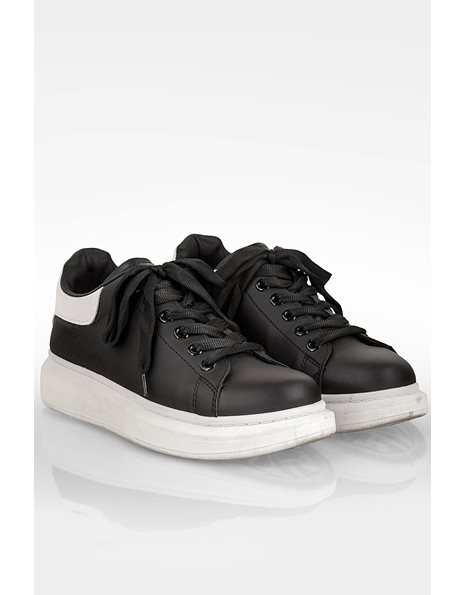 Black Sneakers with Black Laces / Size: 42 - Fit: True to size