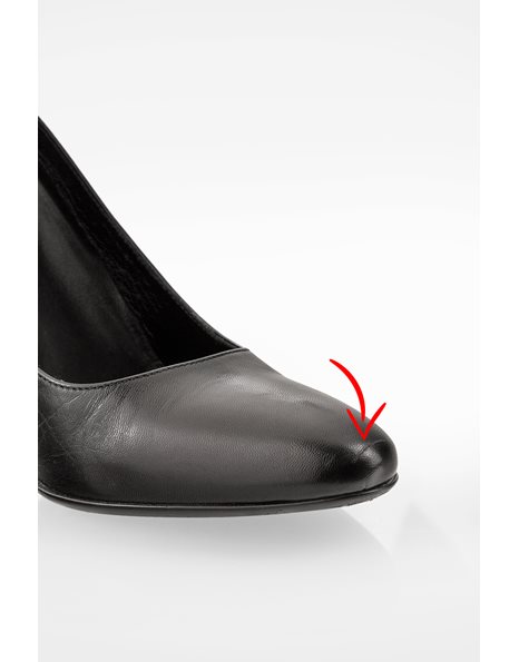 Black Leather Pumps / Size: 38.5 - Fit: True to size