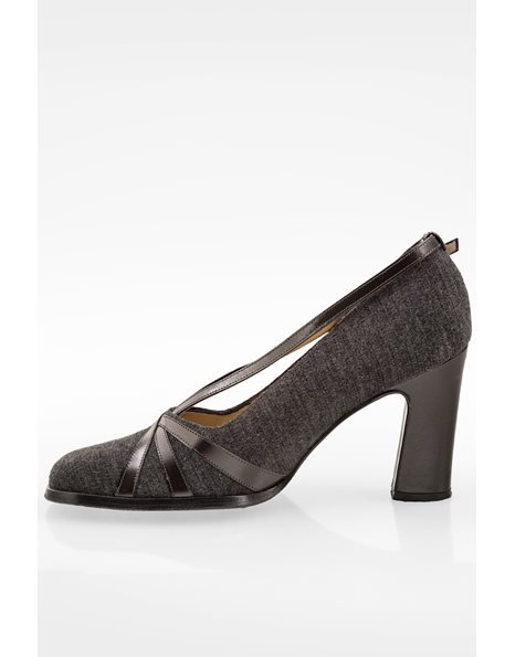 Grey Wool Pumps with Leather Straps / Size: 6B - Fit: 36