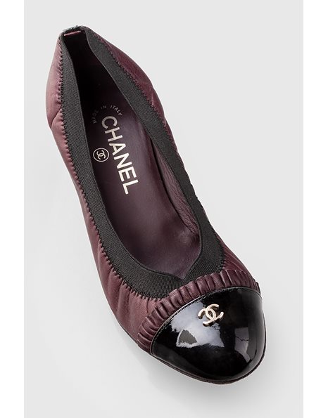 Aubergine Leather Pumps with Black Patent Leather Details and Gold Logo / Size: 37 - Fit: True to Size