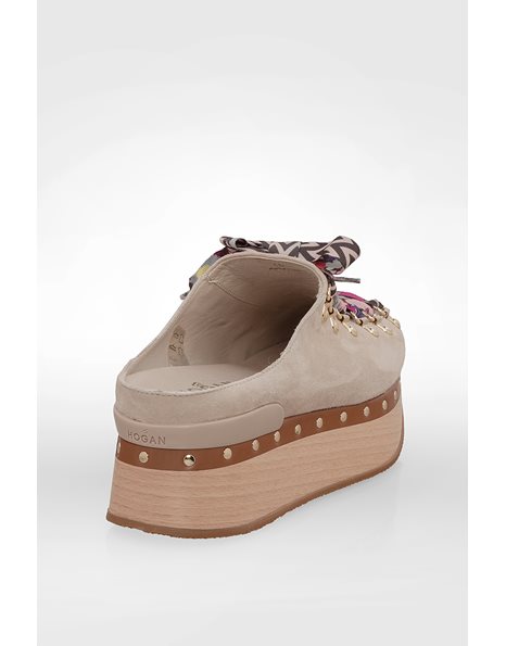 Beige Suede Clogs with Multicolored Laces / Size: 40 - Fit: Regular